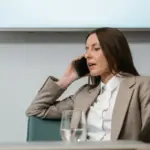 Η υποχρεωτική διασύνδεση του συστήματος IRIS με την ΑΑΔΕ και τα ταμειακά συστήματα αποτελεί πλέον πραγματικότητα για το σύνολο των ελεύθερων επαγγελματιών και επιχειρήσεων, με τους ελεγκτικούς μηχανισμούς να επιβάλλουν αυστηρά πρόστιμα σε όσους δεν έχουν συμμορφωθεί.