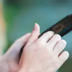 Σαρωτικούς διασταυρωτικούς ελέγχους διεξάγει η ΑΑΔΕ στις άμεσες πληρωμές IRIS ελευθέρων επαγγελματιών και ατομικών επιχειρήσεων, συγκρίνοντας σε πραγματικό χρόνο τις εισερχόμενες μεταφορές χρημάτων με τις εκδοθείσες αποδείξεις και τα δηλωθέντα εισοδήματα.