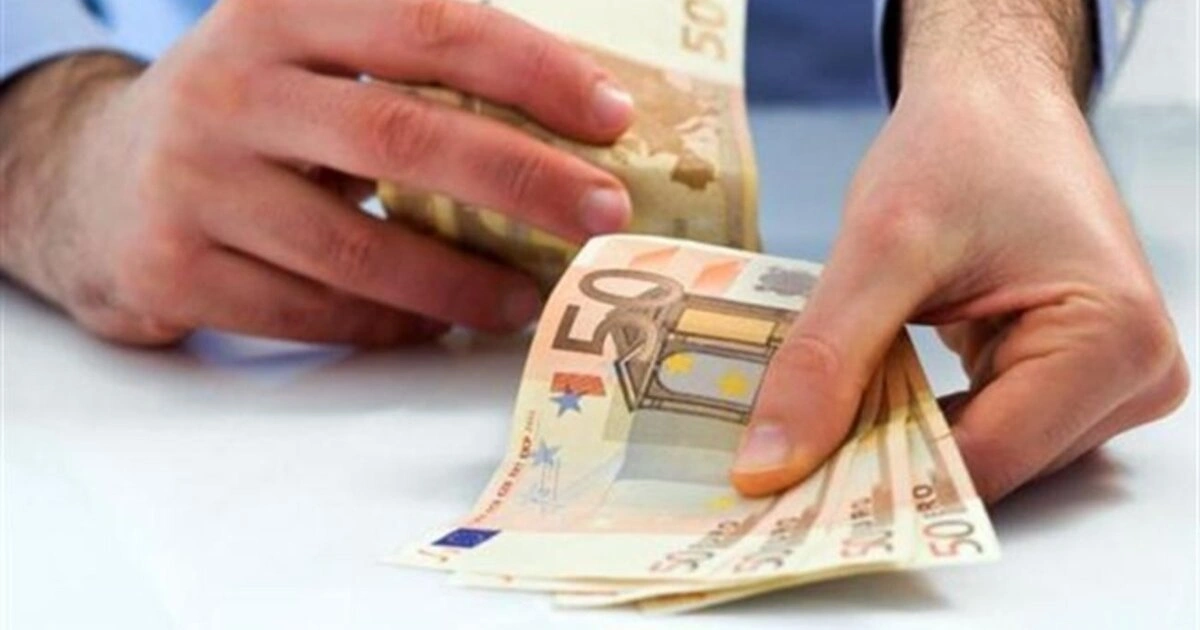 Σαφείς διευκρινίσεις για τα εισοδηματικά κριτήρια και τις προϋποθέσεις χορήγησης του επιδόματος κοινωνικής αλληλεγγύης ανασφάλιστων υπερηλίκων εξέδωσε ο ΟΠΕΚΑ, ξεκαθαρίζοντας το τοπίο για τα όρια εισοδήματος και τα περιουσιακά στοιχεία που καθορίζουν αν είστε δικαιούχος.