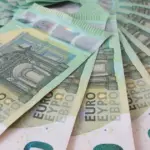 Οι πληρωμές των επιδομάτων του ΟΠΕΚΑ για τον Αύγουστο 2026 πραγματοποιούνται την Παρασκευή 28 Αυγούστου, με τα ποσά να εμφανίζονται στα ΑΤΜ από το απόγευμα της Πέμπτης 27 Αυγούστου.
