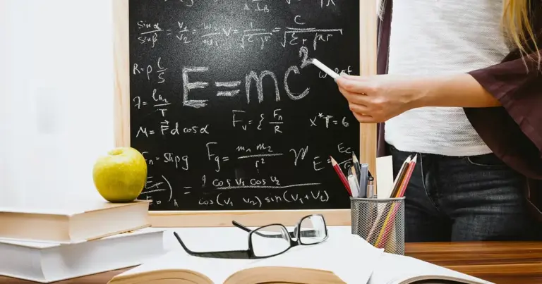 Οι υποψήφιοι οφείλουν να ελέγξουν προσεκτικά τον ηλεκτρονικό τους φάκελο, επιβεβαιώνοντας ότι όλα τα δικαιολογητικά που μεταφορτώθηκαν έχουν επικυρωθεί από την αρμόδια Διεύθυνση Εκπαίδευσης.