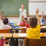 Με τη χρήση των προσωπικών κωδικών Taxisnet, οι προσληφθέντες εκπαιδευτικοί και μέλη ΕΕΠ-ΕΒΠ υποβάλλουν την υπεύθυνη δήλωση ανάληψης υπηρεσίας αυθημερόν, ενώ η ψηφιακή πλατφόρμα ενημερώνει αυτόματα το ΟΠΣΥΔ και τις αρμόδιες υπηρεσίες του Υπουργείου Παιδείας.