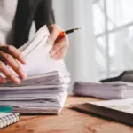 Η ρύθμιση αφορά χιλιάδες φορολογούμενους που θέλουν να διορθώσουν λάθη ή παραλείψεις στα στοιχεία των αρχικών δηλώσεων Ε1, Ε2 και Ε3, εκμεταλλευόμενοι το ευνοϊκό νομικό πλαίσιο πριν από την οριστικοποίηση της εκκαθάρισης.