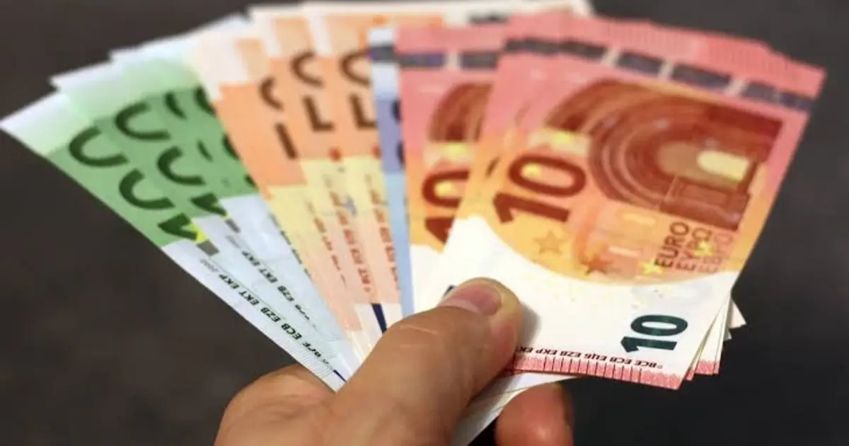 Η διαδικασία υποβολής των αιτήσεων ξεκινά παραδοσιακά εντός του Σεπτεμβρίου, με την ηλεκτρονική πλατφόρμα να υποδέχεται τα αιτήματα των δικαιούχων μέσω του gov.gr.