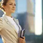 Τα ποσά της επιχορήγησης καταβάλλονται τμηματικά σε τρεις δόσεις, με την πρώτη καταβολή να πραγματοποιείται αμέσως μετά την έκδοση της εγκριτικής απόφασης υπαγωγής στο πρόγραμμα.