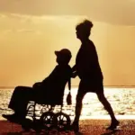Η διαδικασία ψηφιοποίησης καταργεί τις επισκέψεις στα υποκαταστήματα, επιταχύνοντας την επεξεργασία του φακέλου και την καταβολή της μηνιαίας σύνταξης στους δικαιούχους.