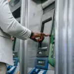 Αντίστροφη μέτρηση ξεκινά για την καταβολή των συντάξεων Οκτωβρίου 2026, καθώς οι πρώτες πιστώσεις στους τραπεζικούς λογαριασμούς των δικαιούχων πραγματοποιούνται αυτή την Παρασκευή 25 Σεπτεμβρίου 2026.