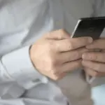 Το gov.gr Wallet μετατρέπεται πλέον στο κεντρικό εργαλείο καθημερινής εξυπηρέτησης των πολιτών, καθώς η ενσωμάτωση νέων ψηφιακών πιστοποιητικών, εργασιακών εγγράφων και αυτοματοποιημένων ελέγχων καταργεί τις γραφειοκρατικές καθυστερήσεις στις δημόσιες υπηρεσίες και τον ιδιωτικό τομέα.