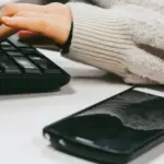 Από αυτόν τον Σεπτέμβριο, το gov.gr Wallet ενσωματώνει νέες ψηφιακές λειτουργίες που καταργούν οριστικά την προσκόμιση φυσικών πιστοποιητικών και εγγράφων στις εργασιακές σχέσεις και τις συναλλαγές με το Δημόσιο.