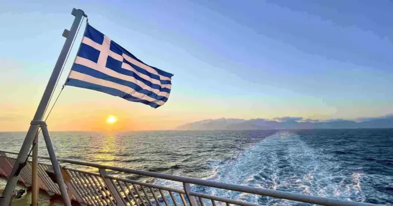 Ο έλεγχος της εγκυρότητας γίνεται ανέπαφα από τα μέλη του πληρώματος ή τα ταξιδιωτικά πρακτορεία με τη χρήση της εφαρμογής επαλήθευσης, καταργώντας την ανάγκη προσκόμισης φυσικών πιστοποιητικών ή γνωματεύσεων ΚΕΠΑ.