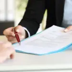 Η διαδικασία ολοκληρώνεται ψηφιακά και απαιτεί είτε την ηλεκτρονική αποδοχή του εργαζομένου μέσω του myErgani είτε την επισύναψη του υπογεγραμμένου εγγράφου.