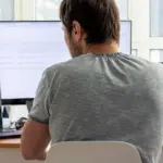 Η νομοθεσία επιτρέπει την εργασία σε διαφορετικούς εργοδότες, υπό την απαράβατη προϋπόθεση ότι τηρούνται τα ανώτατα όρια ημερήσιας και εβδομαδιαίας ανάπαυσης του εργαζομένου.