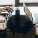 Η διασταύρωση των στοιχείων της εκ περιτροπής εργασίας με την τηλεεργασία απαιτεί προσοχή, καθώς η ψηφιακή απεικόνιση πρέπει να συμφωνεί απόλυτα με τη γραπτή ατομική σύμβαση εργασίας.