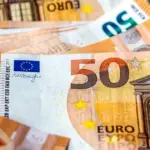 Το πλήρες ποσό της παροχής ανέρχεται σε 418,95 ευρώ μηνιαίως.