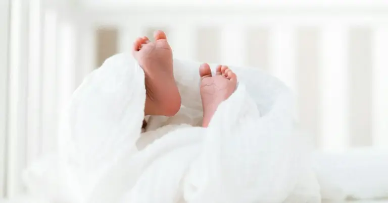 Σε περίπτωση που η αίτηση υποβλήθηκε αργότερα, η πληρωμή πραγματοποιείται την τελευταία εργάσιμη ημέρα του επόμενου μήνα από την ημερομηνία έγκρισής της.
