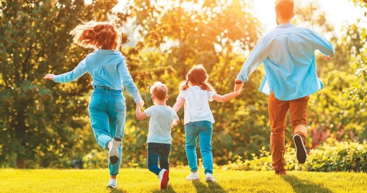 Όσοι δικαιούχοι διαπιστώνουν εκκρεμότητες, λάθη ή ελλείψεις στην αίτησή τους καλούνται να προβούν άμεσα σε διορθώσεις, προκειμένου να συμπεριληφθούν στην τακτική πληρωμή που πραγματοποιείται από τον ΟΠΕΚΑ στο τέλος Σεπτεμβρίου.