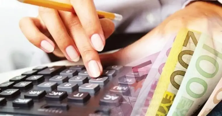 Για να λάβει ένας δικαιούχος την ενίσχυση, πρέπει να πληροί ταυτόχρονα τα όρια που ορίζει ο νόμος τόσο για τα ακίνητα όσο και για τα οικονομικά διαθέσιμα, τα οποία κλιμακώνονται ανάλογα με τη σύνθεση της οικογένειας.