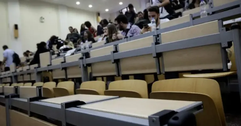 Η διαδικασία πραγματοποιείται αποκλειστικά ψηφιακά μέσω της κεντρικής ηλεκτρονικής εφαρμογής του Υπουργείου, χωρίς να απαιτείται η φυσική παρουσία των φοιτητών στις Γραμματείς των Τμημάτων, εκτός από ειδικές κατηγορίες.