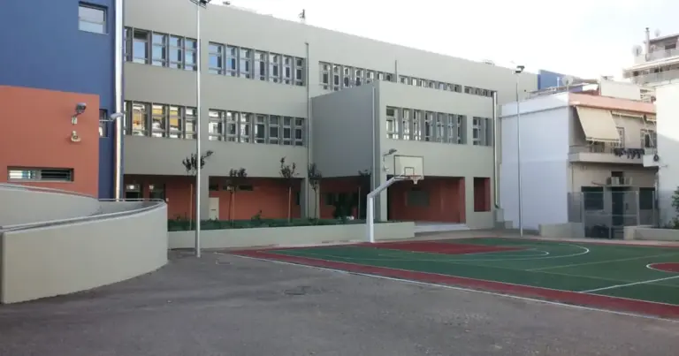 Το Υπουργείο Παιδείας εφαρμόζει φέτος το νέο μοντέλο συν-διδασκαλίας, δίνοντας προτεραιότητα στην πλήρη ενσωμάτωση των μαθητών με ειδικές εκπαιδευτικές ανάγκες στο γενικό σχολείο και στον ορθολογικό επιμερισμό του προσωπικού.