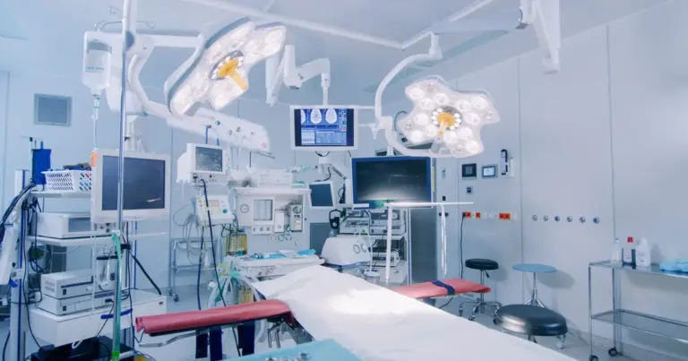 Η φορολογική διοίκηση θέτει στο στόχαστρο τον κλάδο της υγείας, εστιάζοντας στον διαχωρισμό των απαλλασσόμενων από τον ΦΠΑ ιατρικών υπηρεσιών και των λοιπών επιτηδευμάτων που επιβαρύνονται με τον κανονικό συντελεστή, προκειμένου να αποτραπούν φαινόμενα καταχρηστικών διεκδικήσεων.