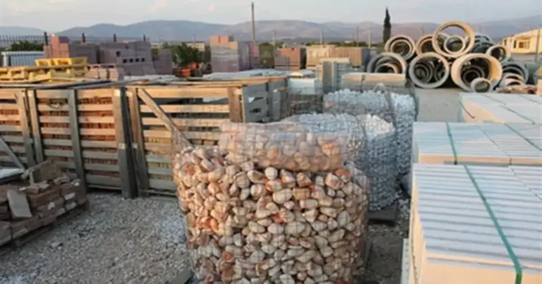 Η διαδικασία υποβολής αιτήσεων για το έκτακτο αυτό επίδομα βρίσκεται σε πλήρη εξέλιξη, με την προθεσμία υποβολής να εκπνέει στα τέλη Νοεμβρίου, ενώ οι δικαιούχοι της συγκεκριμένης επαγγελματικής κατηγορίας καλούνται να επιδείξουν ιδιαίτερη προσοχή στον τρόπο καταγραφής των ημερών ασφάλισης.