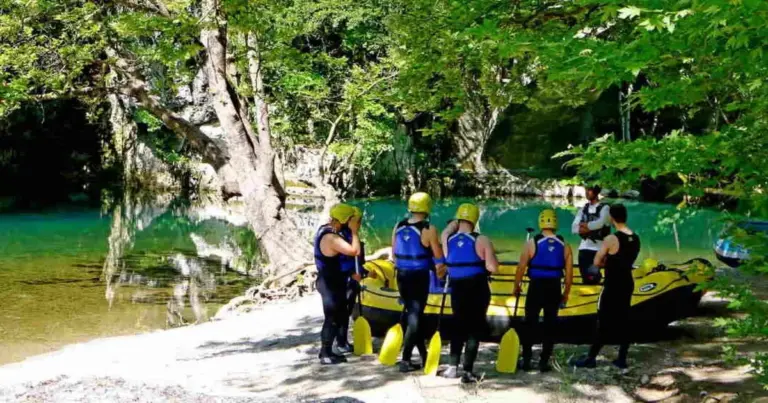 Η υποβολή των αιτήσεων για τη φετινή περίοδο βρίσκεται ήδη σε εξέλιξη ηλεκτρονικά, προσφέροντας μια σημαντική οικονομική ανάσα στους εργαζόμενους του εναλλακτικού τουρισμού ενόψει της χειμερινής περιόδου.