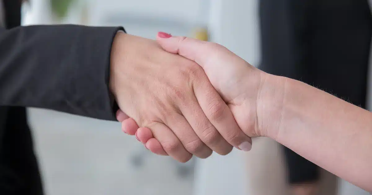 Σε πλήρη εξέλιξη βρίσκονται αυτή την περίοδο τα νέα προγράμματα επιδοτούμενης απασχόλησης, το Ειδικό Εποχικό Βοήθημα και τα vouchers κατάρτισης της ΔΥΠΑ, προσφέροντας οικονομική ενίσχυση και ευκαιρίες ένταξης στην αγορά εργασίας σε χιλιάδες ανέργους και εργαζόμενους.
