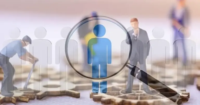 Το πρόγραμμα στοχεύει στην επανένταξη των μεγαλύτερων σε ηλικία ανέργων στην αγορά εργασίας, προσφέροντας στις ιδιωτικές επιχειρήσεις ισχυρά οικονομικά κίνητρα που καλύπτουν σημαντικό μέρος του μισθολογικού και μη μισθολογικού κόστους.