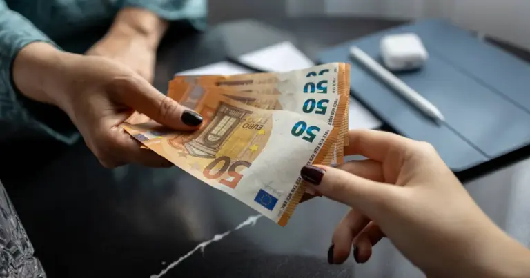 Οι πληρωμές του e-ΕΦΚΑ για το πρώτο δεκαήμερο του Οκτωβρίου επικεντρώνονται στην επιστροφή αχρεωστήτως καταβληθεισών εισφορών, καθώς και στην επανεκκαθάριση συντάξεων με βάση τα βελτιωμένα ποσοστά αναπλήρωσης του νόμου Βρούτση.