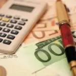 Είτε πρόκειται για διπλότυπες χρεώσεις εισφορών, είτε για διαστήματα που φαίνονται ως «κενά» ενώ υπήρχε παράλληλη μισθωτή και μη μισθωτή απασχόληση, οι ασφαλισμένοι μπορούν να αποκαταστήσουν την ασφαλιστική τους εικόνα.