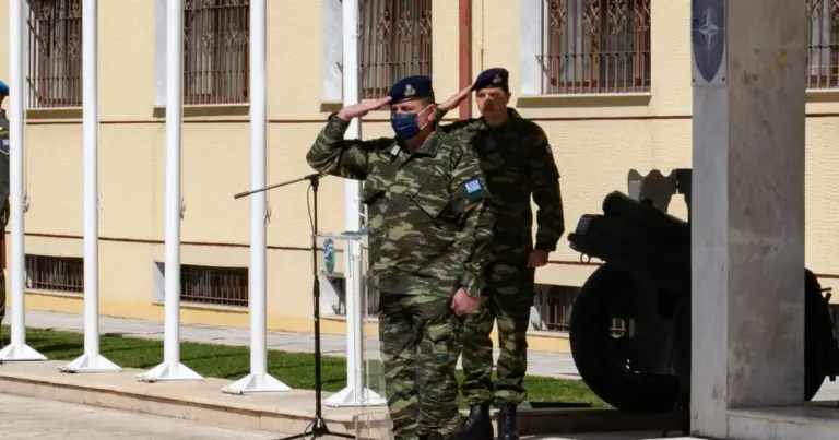 Η διασταύρωση του χρόνου στρατιωτικής θητείας είναι κρίσιμη, καθώς τυχόν αποκλίσεις στον αριθμό των ημερών ή στο συντάξιμο μισθό υπολογισμού μπορούν να επηρεάσουν τόσο τη θεμελίωση συνταξιοδοτικού δικαιώματος όσο και το τελικό ποσό της Ανταποδοτικής Σύνταξης.