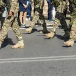 Η αναγνώριση της στρατιωτικής θητείας παραμένει ένα από τα συχνότερα εργαλεία για τη θεμελίωση συνταξιοδοτικού δικαιώματος ή την προσαύξηση του ποσού της σύνταξης, με το κόστος και τον τρόπο υπολογισμού να διαφοροποιούνται ανάλογα με την ιδιότητα του ασφαλισμένου (μισθωτός ή ελεύθερος επαγγελματίας).