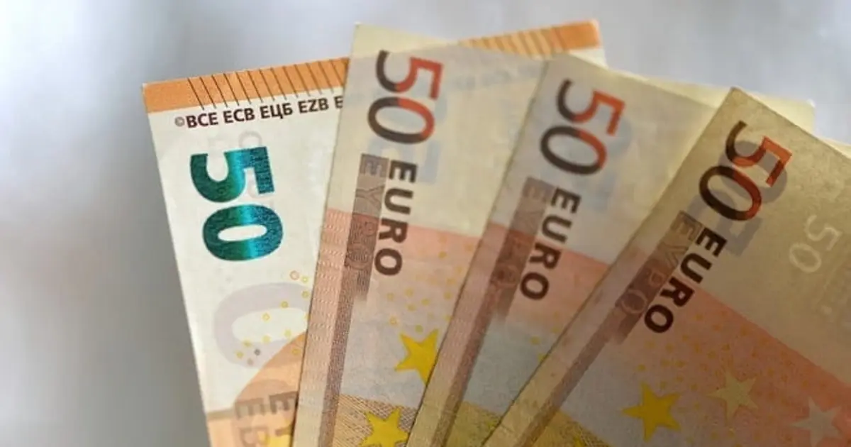Η χορήγηση της παροχής προϋποθέτει την τήρηση συγκεκριμένων προθεσμιών από τη στιγμή που καταγράφεται το συμβάν ή διαγιγνώσκεται η επαγγελματική ασθένεια.
