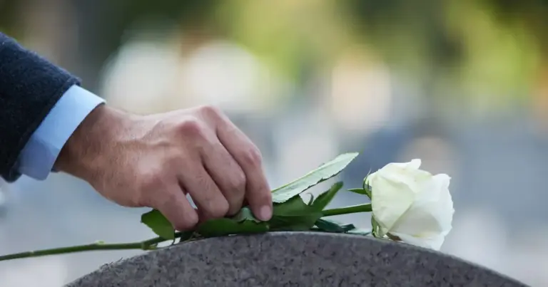 Όταν πρόκειται για πολίτες κρατών-μελών της Ευρωπαϊκής Ένωσης, του Ευρωπαϊκού Οικονομικού Χώρου (ΕΟΧ) ή της Ελβετίας, εφαρμόζονται οι ευρωπαϊκοί κανονισμοί συντονισμού των συστημάτων κοινωνικής ασφάλισης (Κανονισμοί 883/04 και 987/09).