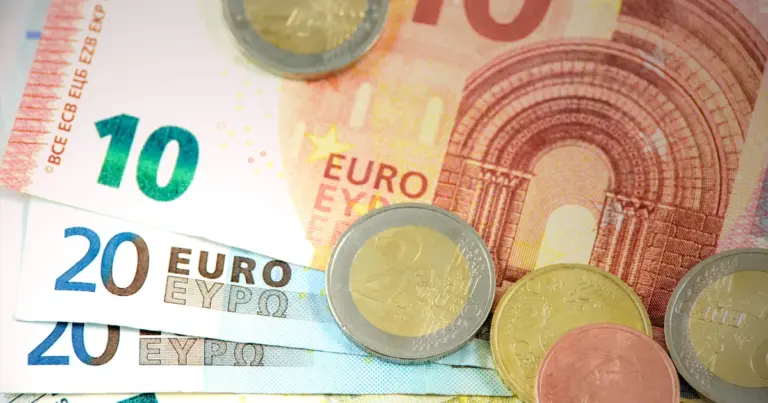 Ξεκινά σήμερα, Δευτέρα 26 Οκτωβρίου 2026, η επίσημη καταβολή των συντάξεων Νοεμβρίου από τον e-ΕΦΚΑ για χιλιάδες μη μισθωτούς συνταξιούχους σε όλη τη χώρα.