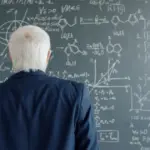 Οι εκπαιδευτικοί της ιδιωτικής εκπαίδευσης που διατηρούν παράλληλη ασφάλιση δικαιούνται μία κύρια σύνταξη με προσαύξηση ή δεύτερη σύνταξη, ανάλογα με τα έτη θεμελίωσης, ακολουθώντας τους κανόνες του e-ΕΦΚΑ (νόμοι 4387/2016 και 4670/2020).