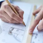 Η παράλληλη ασφάλιση επιτρέπει τον συνυπολογισμό των καταβληθεισών εισφορών, ενισχύοντας τα ποσοστά αναπλήρωσης και το ανταποδοτικό μέρος της σύνταξης.