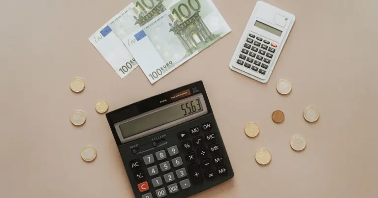 Αυξημένο έως και 30% είναι το φετινό επίδομα θέρμανσης για την περίοδο 2026-2027, με το ποσό αναφοράς για το πετρέλαιο θέρμανσης να διαμορφώνεται στα 390 ευρώ (από 300 ευρώ πέρυσι), ενώ η πλατφόρμα myΘέρμανση της ΑΑΔΕ αναμένεται να ανοίξει εντός του Νοεμβρίου 2026 για την υποβολή των αιτήσεων.