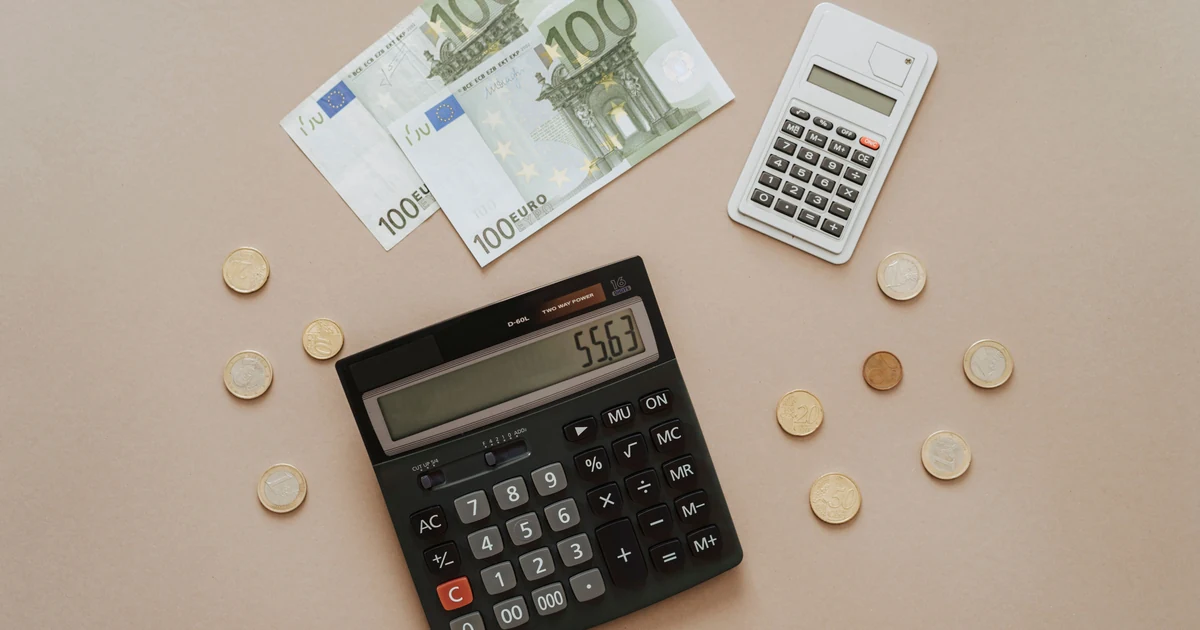 Αυξημένο έως και 30% είναι το φετινό επίδομα θέρμανσης για την περίοδο 2026-2027, με το ποσό αναφοράς για το πετρέλαιο θέρμανσης να διαμορφώνεται στα 390 ευρώ (από 300 ευρώ πέρυσι), ενώ η πλατφόρμα myΘέρμανση της ΑΑΔΕ αναμένεται να ανοίξει εντός του Νοεμβρίου 2026 για την υποβολή των αιτήσεων.