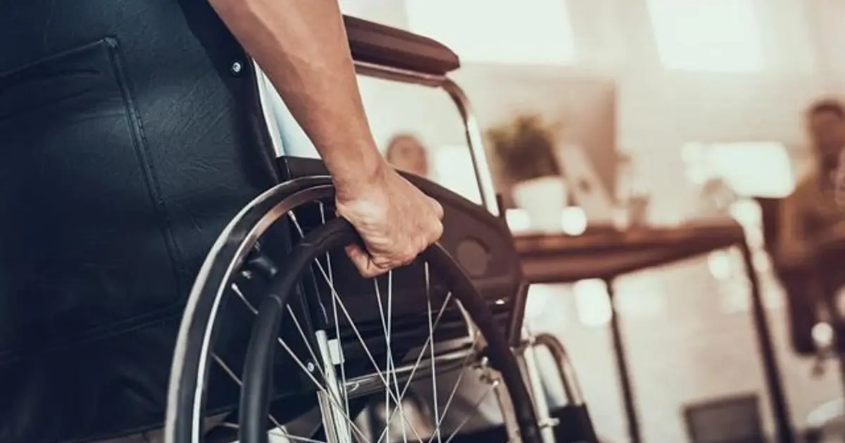 Η διαδικασία υποβολής της αίτησης στην ηλεκτρονική πλατφόρμα του Υπουργείου Παιδείας απαιτεί προσοχή στη συγκέντρωση των σωστών εγγράφων, ιδίως όταν λαμβάνονται υπόψη τα κοινωνικά και εισοδηματικά κριτήρια που σχετίζονται με την αναπηρία.