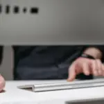 Οι φοιτητές με αναπηρία δικαιούνται το αυξημένο φοιτητικό στεγαστικό επίδομα έως και 2.500 ευρώ, αρκεί να υποβάλουν ηλεκτρονικά τα απαραίτητα ιατρικά πιστοποιητικά που αποδεικνύουν το ποσοστό αναπηρίας τους.