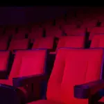 Η Ψηφιακή Κάρτα Αναπηρίας αντικαθιστά πλήρως τις παλαιές χάρτινες βεβαιώσεις και τα πιστοποιητικά ΚΕΠΑ, αποδεικνύοντας άμεσα την ιδιότητα του κατόχου και το δικαίωμα πρόσβασης σε μειωμένο εισιτήριο σε χώρους πολιτισμού και ψυχαγωγίας.