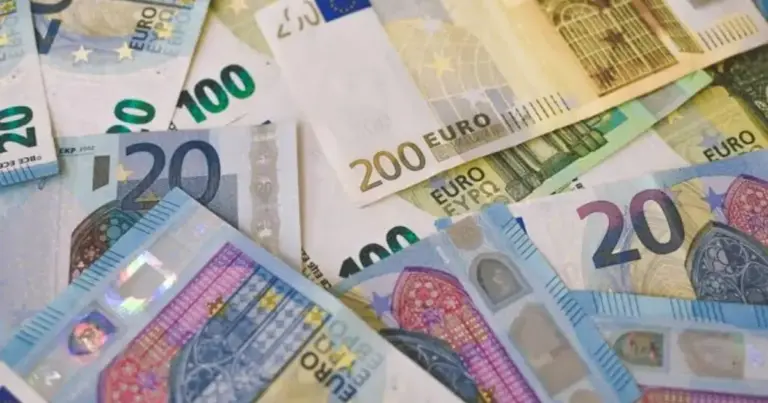 Η ρύθμιση αυτή διευκολύνει τους νέους επαγγελματίες που ξεκινούν τη δραστηριότητά τους χρησιμοποιώντας τον εξοπλισμό της οικογενειακής επιχείρησης ή των γονέων τους, χωρίς να επιβαρύνονται με επιπλέον φορολογικά βάρη.