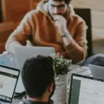 Η νέα διαδικασία διασφαλίζει την άμεση διασταύρωση των στοιχείων μεταξύ των Εκπαιδευτικών Ιδρυμάτων, της ψηφιακής κάρτας εργασίας και του Υπουργείου Εργασίας, εκσυγχρονίζοντας το πλαίσιο καταγραφής της πρακτικής άσκησης στον ιδιωτικό και δημόσιο τομέα.