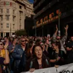 Η κινητοποίηση επικεντρώνεται σε μισθολογικά αιτήματα, στην αντιμετώπιση του αυξημένου κόστους διαβίωσης, καθώς και στη διεκδίκηση βελτιώσεων στις υποδομές και τη στελέχωση της δημόσιας εκπαίδευσης και υγείας.