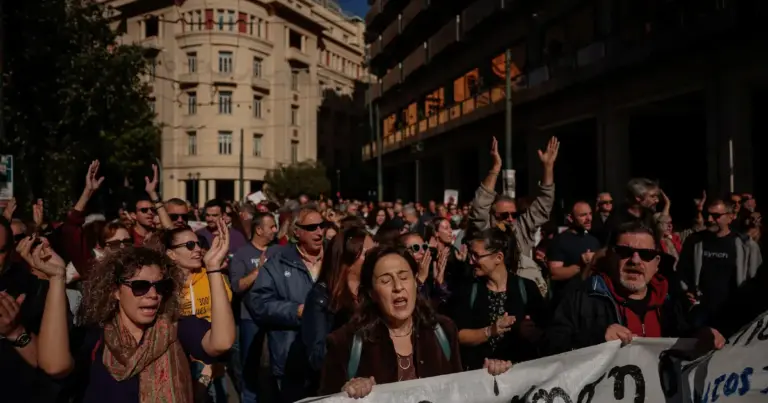Η κινητοποίηση επικεντρώνεται σε μισθολογικά αιτήματα, στην αντιμετώπιση του αυξημένου κόστους διαβίωσης, καθώς και στη διεκδίκηση βελτιώσεων στις υποδομές και τη στελέχωση της δημόσιας εκπαίδευσης και υγείας.