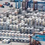 Οι εταιρείες παροχής υπηρεσιών φύλαξης (security) που δραστηριοποιούνται σε λιμενικές εγκαταστάσεις υποχρεούνται να εφαρμόζουν πλήρως την Ψηφιακή Κάρτα Εργασίας για το προσωπικό ασφαλείας, ανεξάρτητα από το αν οι φύλακες απασχολούνται σε σταθερά πόστα, περιπολίες (patrol) ή πλωτά/παράκτια μέτρα.