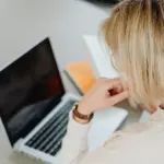Στην τελική ευθεία βρίσκονται οι διαδικασίες για την ολοκλήρωση των εγγραφών στις Σχολές Ανώτερης Επαγγελματικής Κατάρτισης (ΣΑΕΚ, πρώην ΙΕΚ) για το ακαδημαϊκό έτος 2026-2027, με χιλιάδες υποψηφίους να οριστικοποιούν την τοποθέτησή τους στις δημόσιες και ιδιωτικές δομές της χώρας.