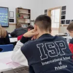 Σήμερα, 1η Οκτωβρίου 2026, κλειστά παραμένουν όλα τα σχολεία πρωτοβάθμιας και δευτεροβάθμιας εκπαίδευσης στις Περιφερειακές Ενότητες Χανίων και Ρεθύμνου λόγω της σφοδρής κακοκαιρίας που πλήττει την Κρήτη, ενώ παράλληλα δεν πραγματοποιούνται μαθήματα και στα ελληνικά σχολεία της Κύπρου λόγω της εθνικής επετείου της Ημέρας Ανεξαρτησίας της Μεγαλονήσου.